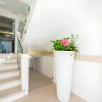 Palace Lidija, - Young & Cozy Апартаменты *